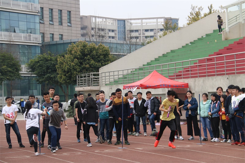 青春飞扬 活力四射 ——学院第二届运动会彰显风采