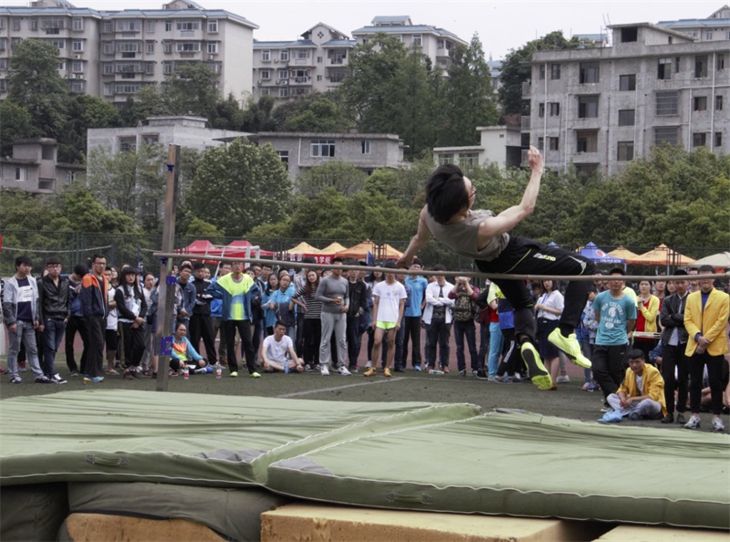 学院运动代表团参加我校第三十八届运动会